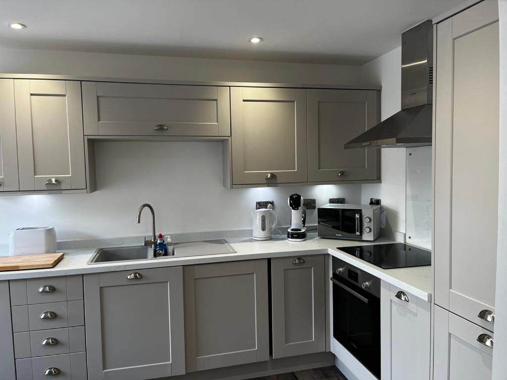 Sterling Stylish 2 Bedroom Central Modern Apartment ดาร์ลิงตัน ภายนอก รูปภาพ